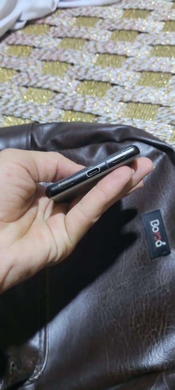 Google Pixel 6a 5