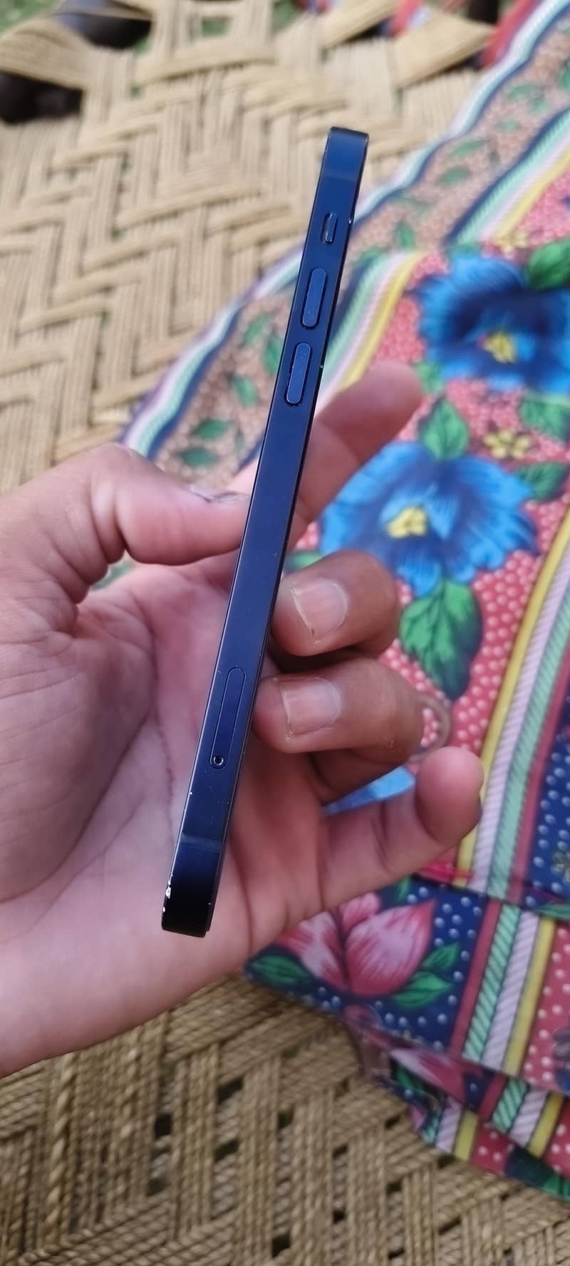 Apple iPhone 12 6