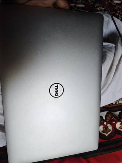 Dell XPS 15 9560|Core i7 7thGenHQ|16GB RAM|256GB NVMe|GTX 1050 4GB