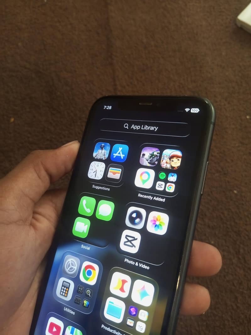 Apple iPhone 11 3