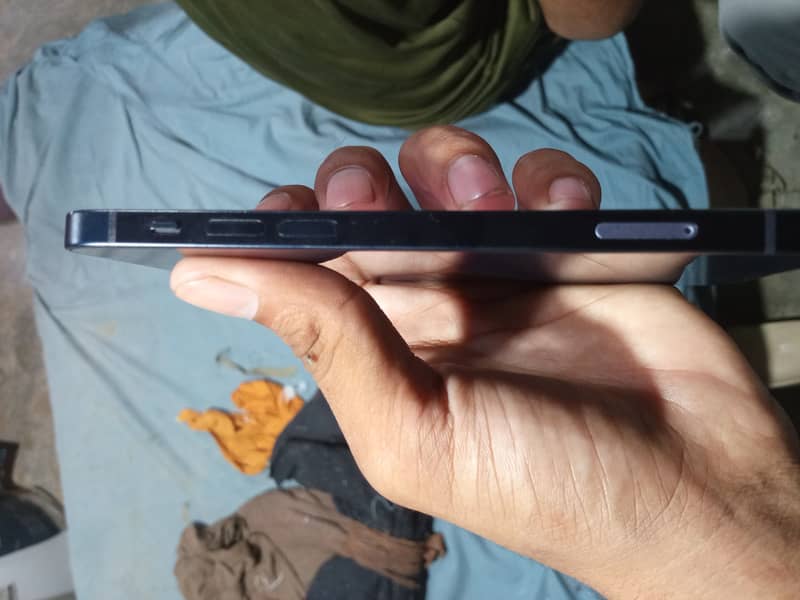 Apple iPhone 12 6