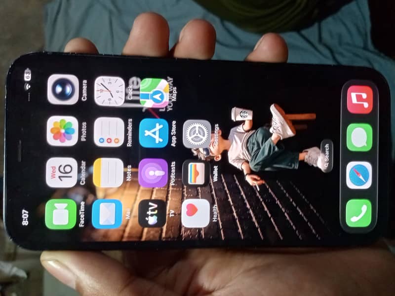 Apple iPhone 12 11