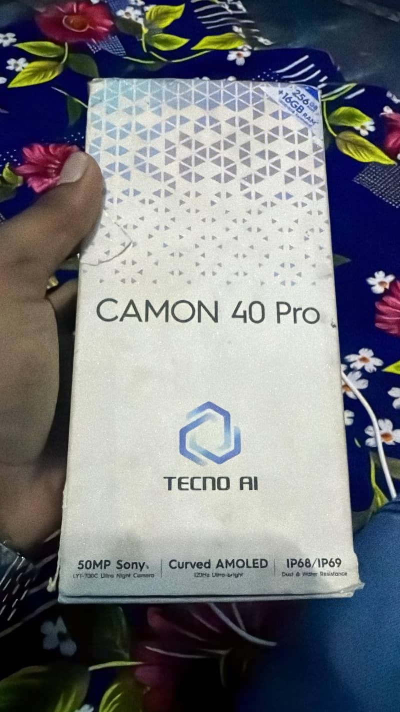 Tecno camon 40 pro 4