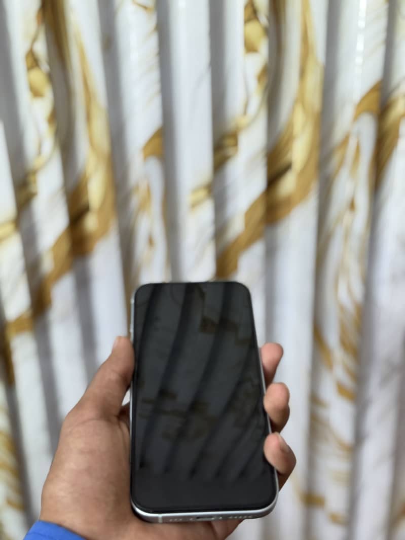 Apple iPhone 15 2