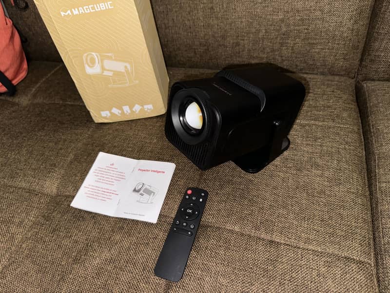 Macubic hy3200 projector 1