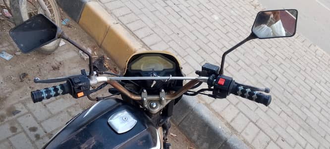 Suzuki SR 100