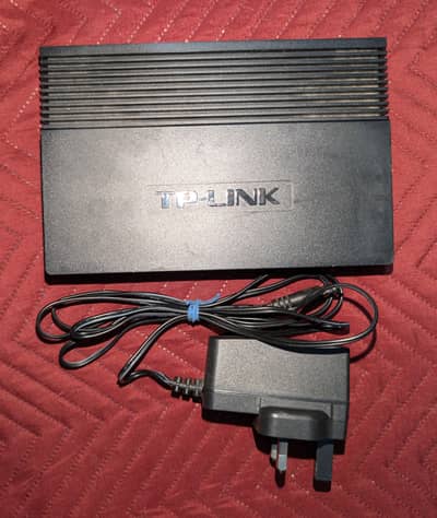 TP-Link TL-SG1008D 8-Port Gigabit Desktop Switch.
