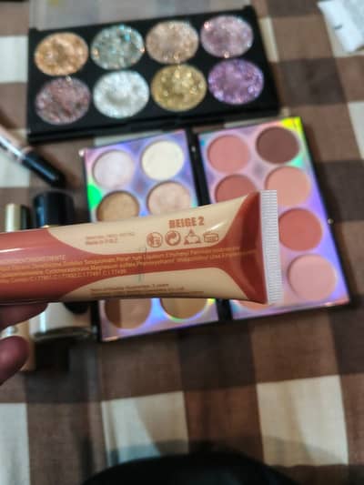 Foundations & palettes