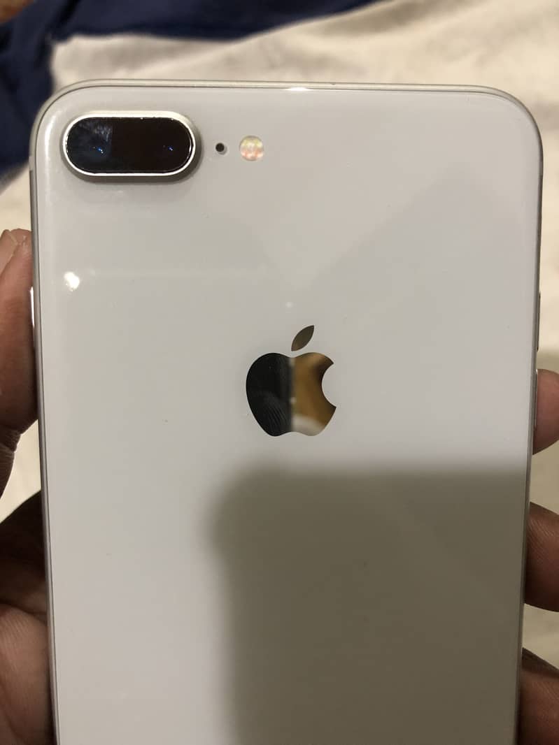 Apple iPhone 8 Plus 0