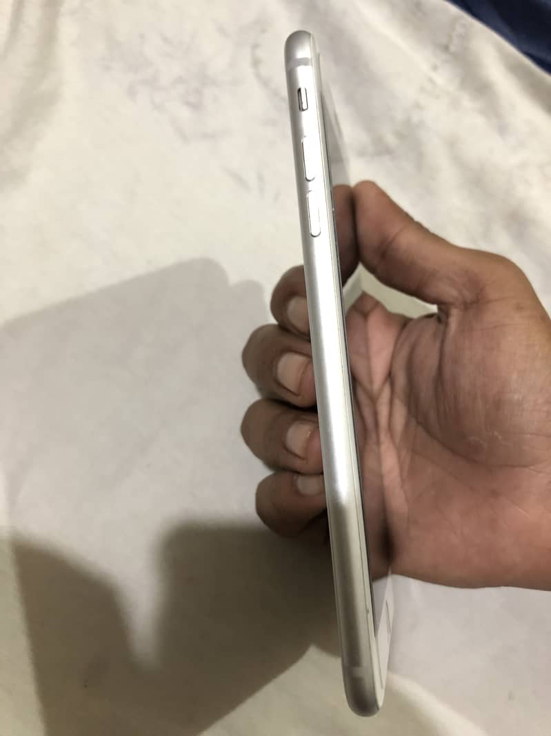 Apple iPhone 8 Plus 2