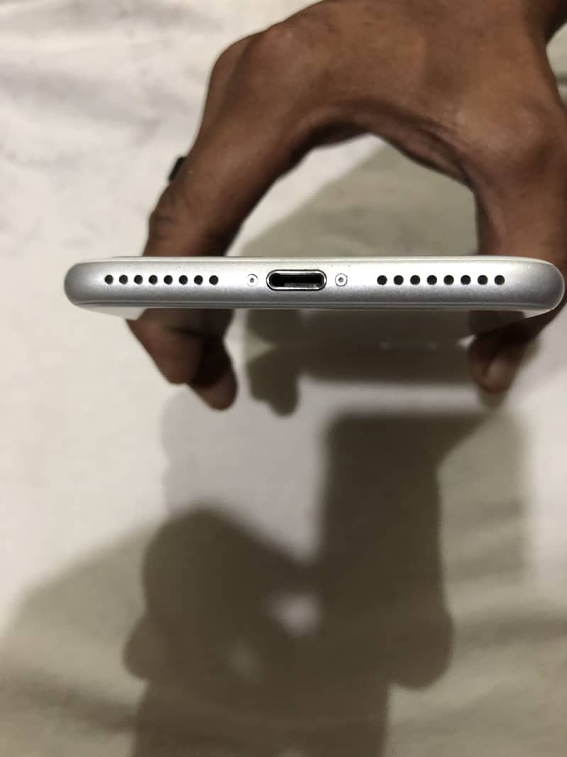 Apple iPhone 8 Plus 3