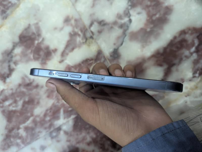 IPHONE 13 PM 8
