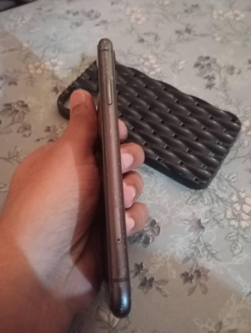 Apple iPhone 11 2