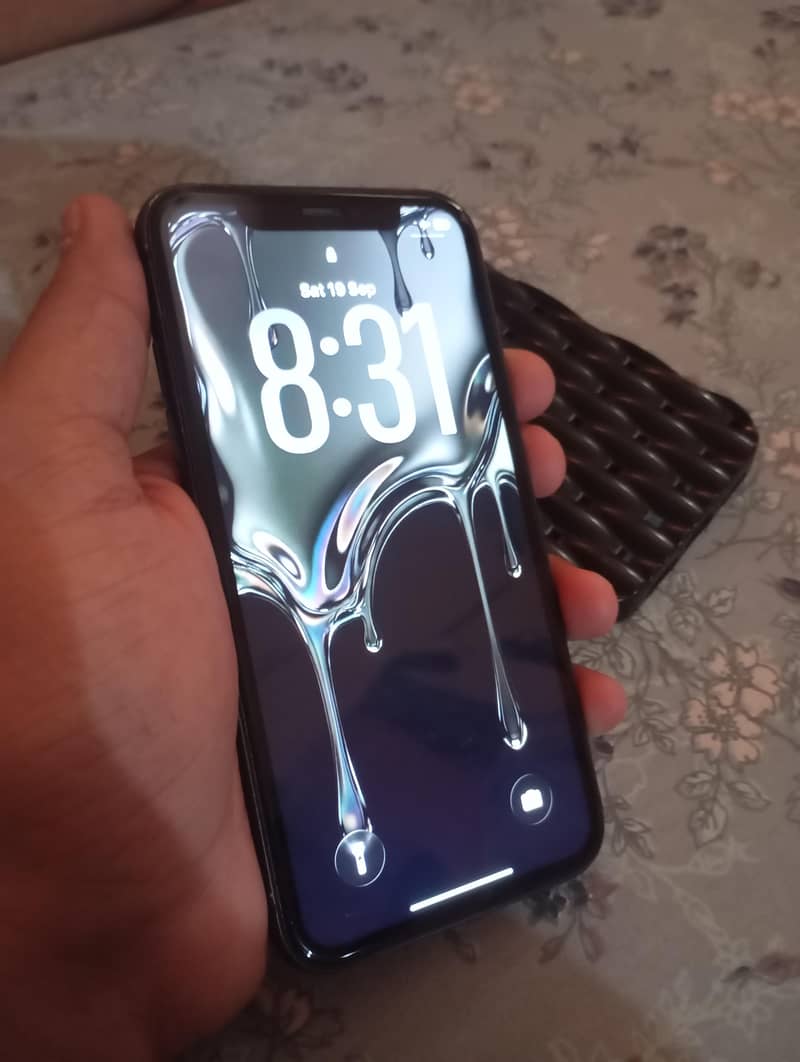 Apple iPhone 11 4