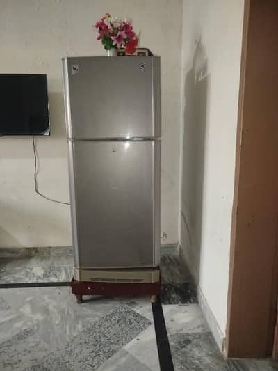 Pel refrigerator large medium Good condition