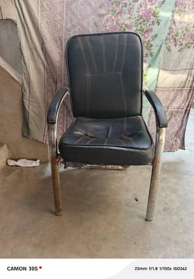 1 Chair office wali