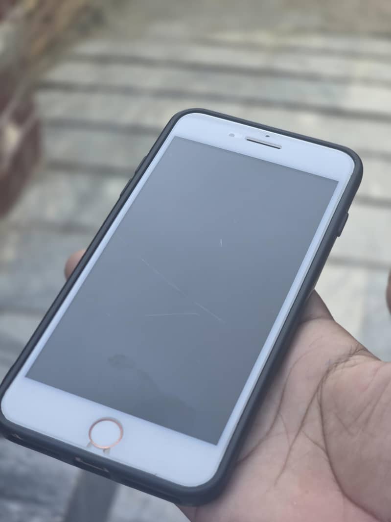 Apple iPhone 7 Plus 1