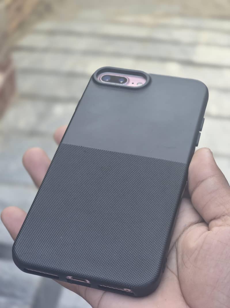 Apple iPhone 7 Plus 2