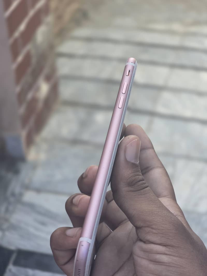 Apple iPhone 7 Plus 4