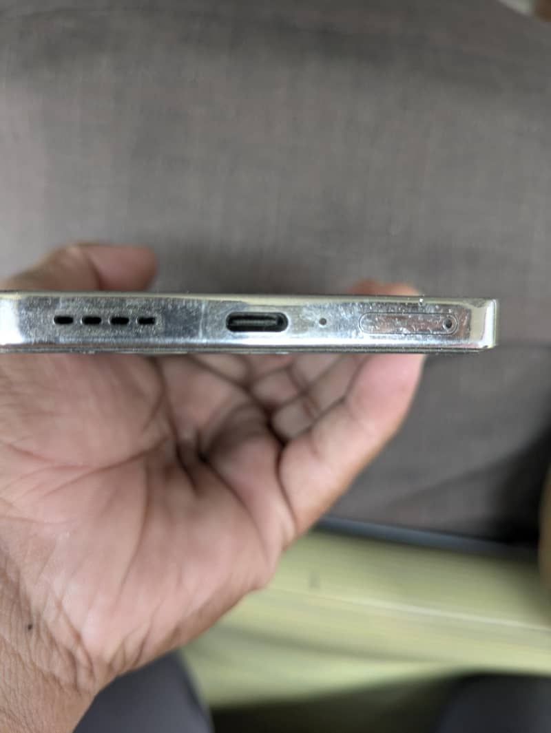 Infinix Note 40 4