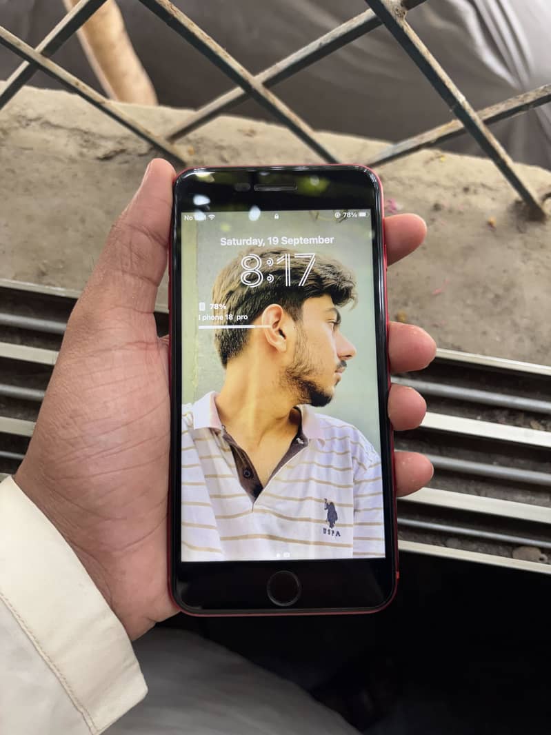 Apple iPhone 8 Plus 4