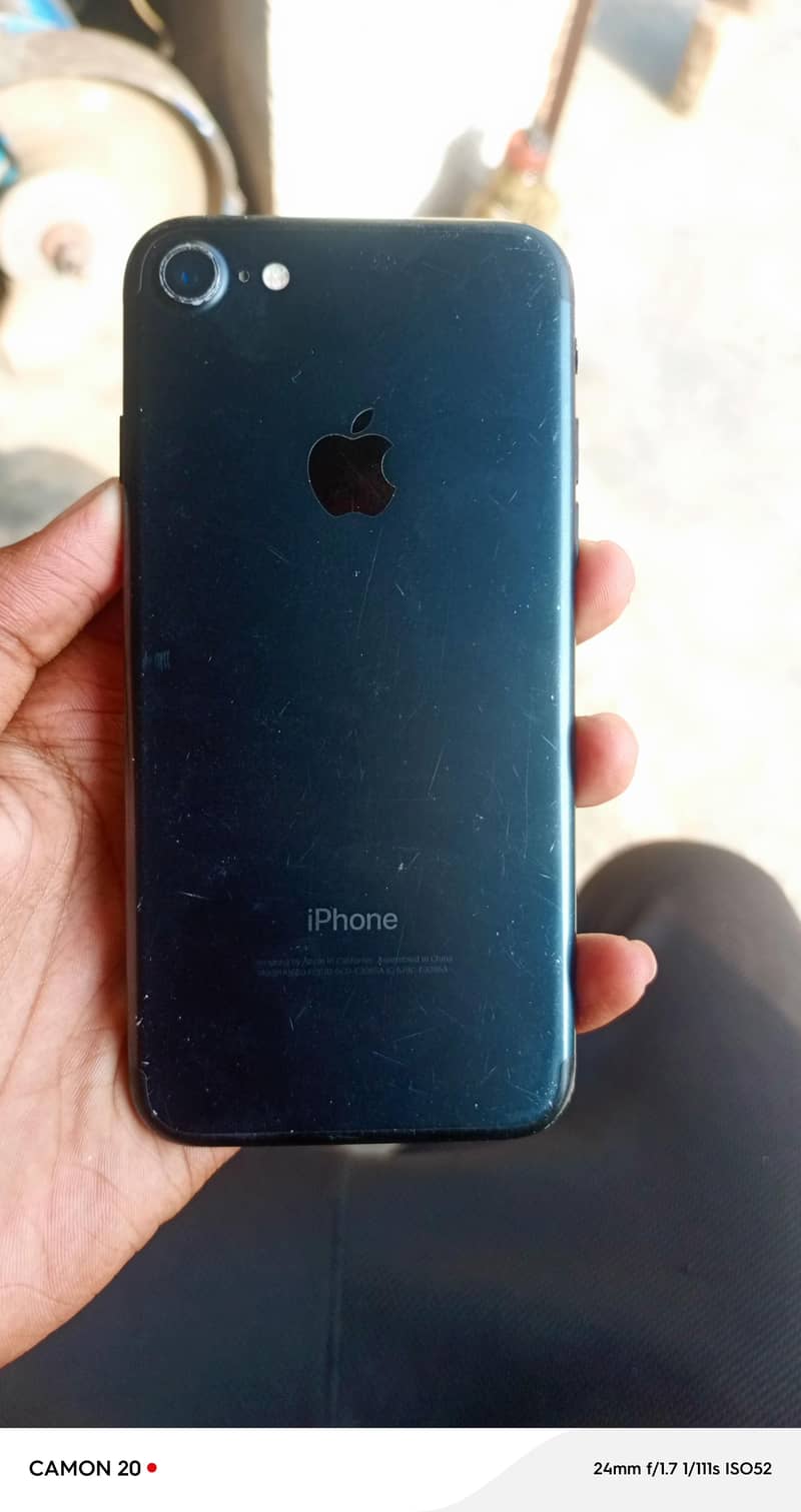 Apple iPhone 7 2