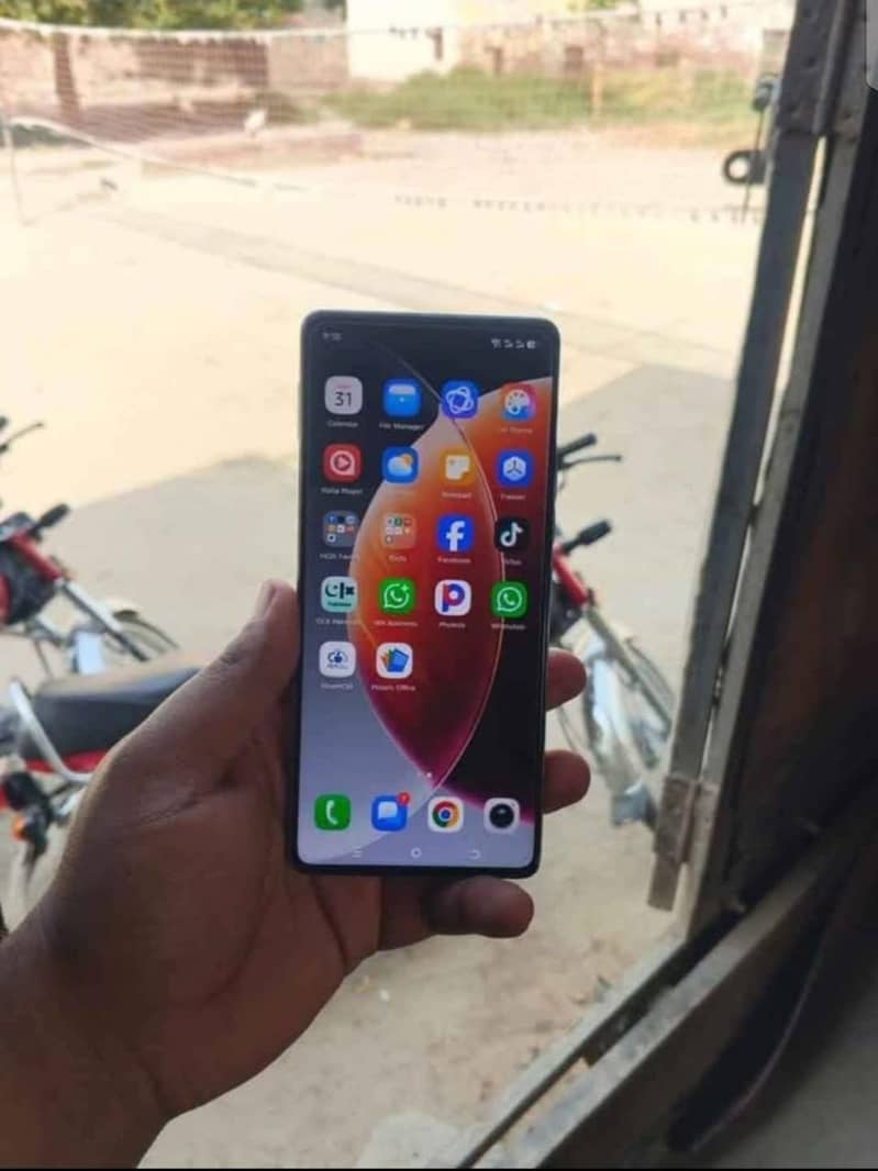 Tecno CAMON 30 1