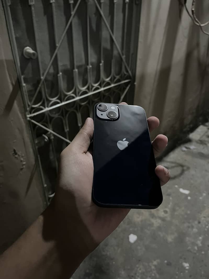 Apple iPhone 13 1