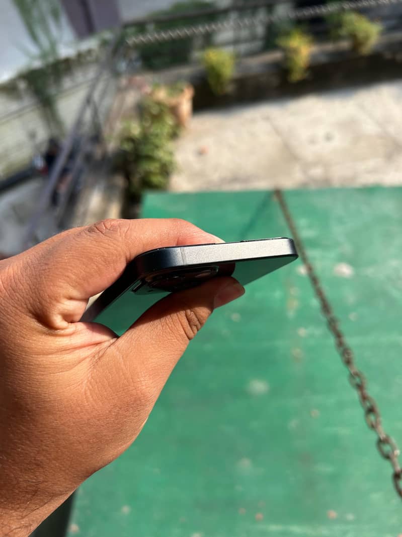 Apple iPhone 13 4
