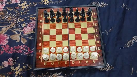 chess wooden magnetic with box all 32 pieces