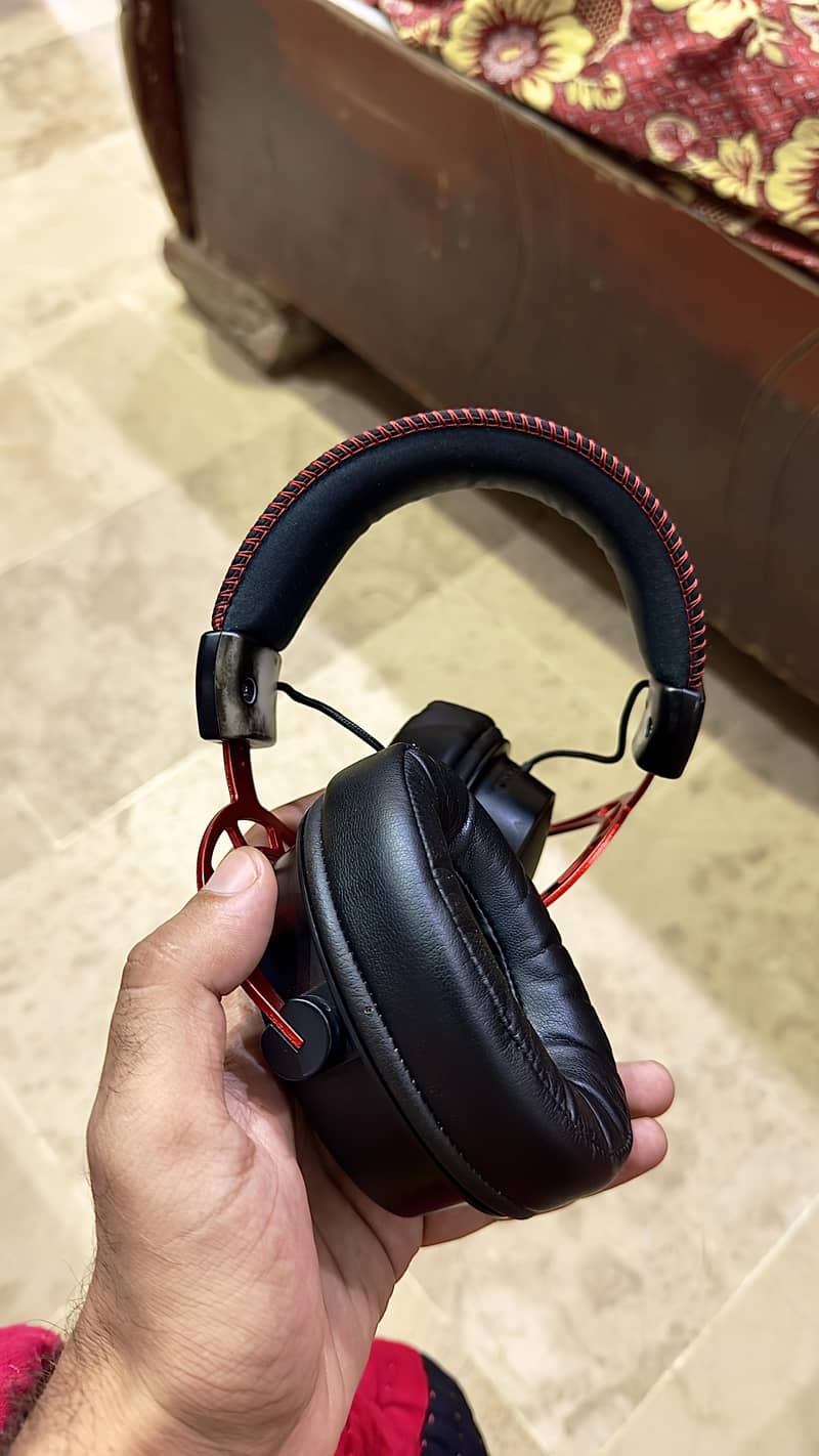 hyper x Alpha gaming headset 3