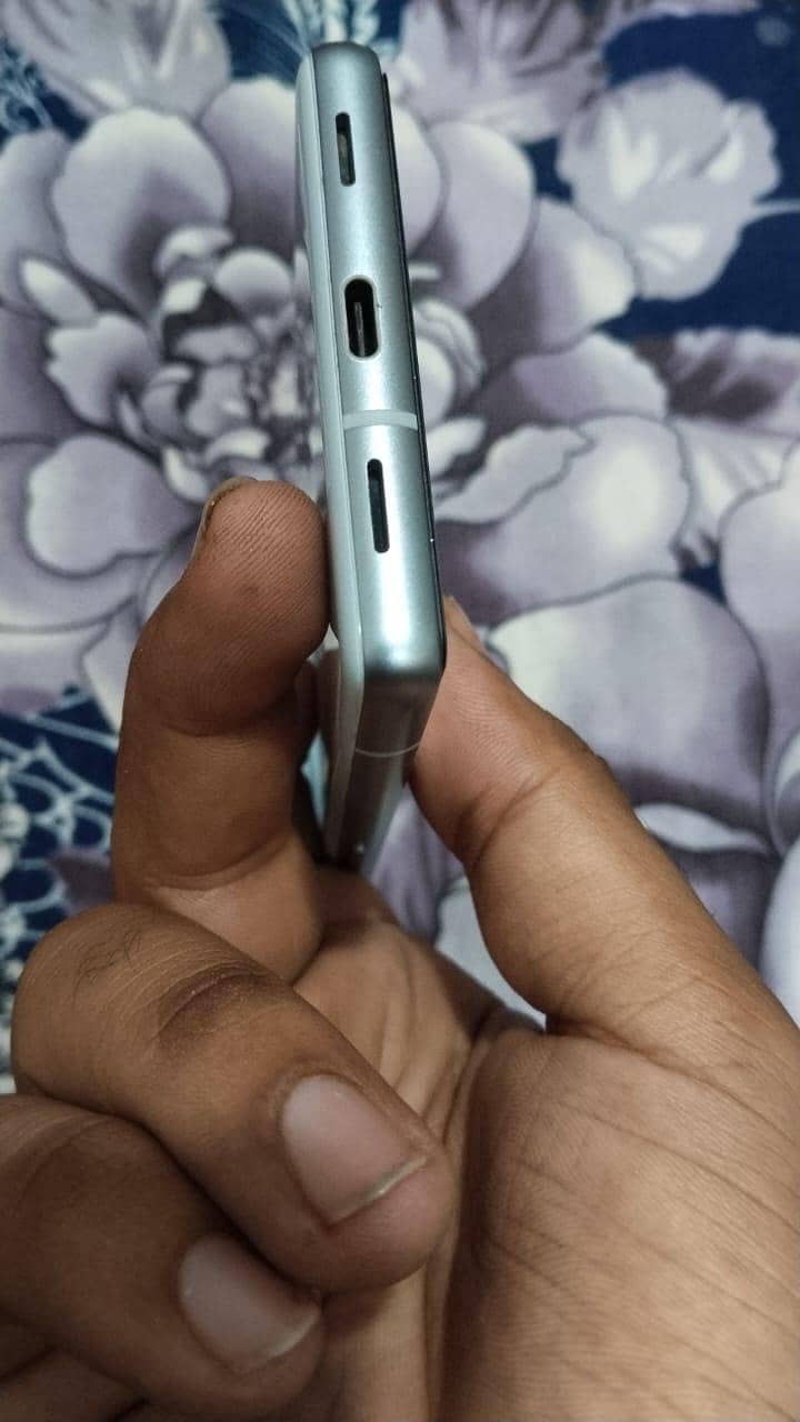 Google Pixel 7a 3
