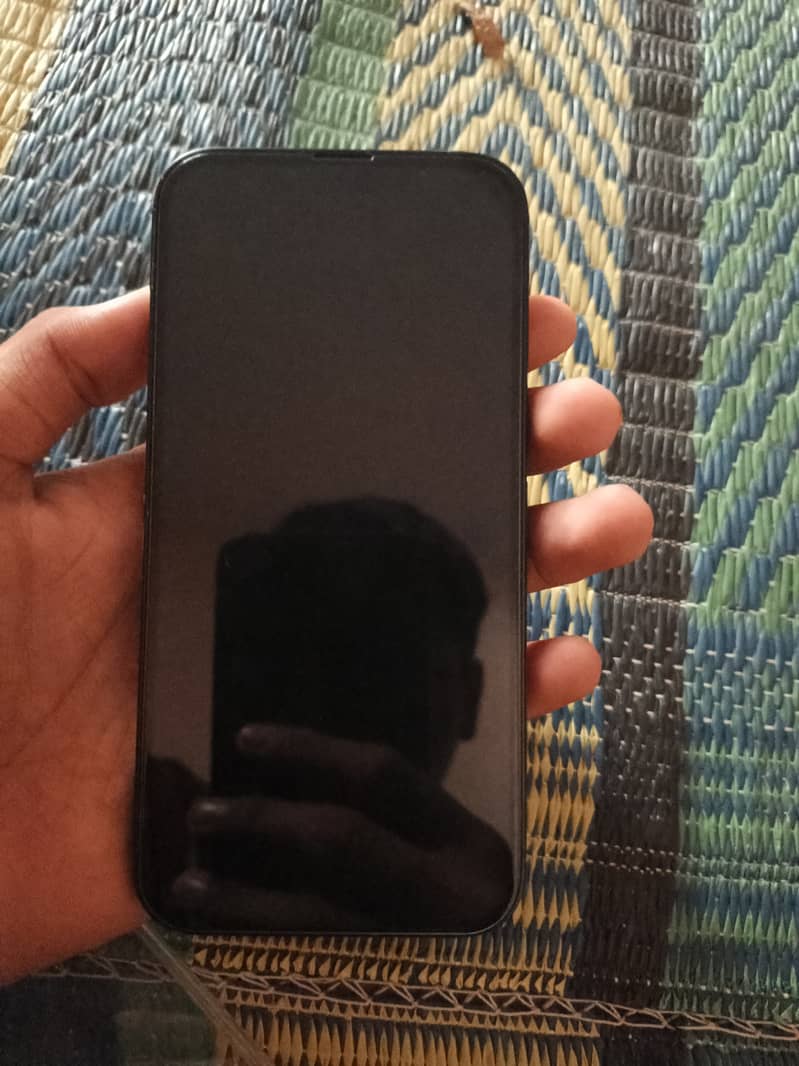 Apple iPhone 13 4