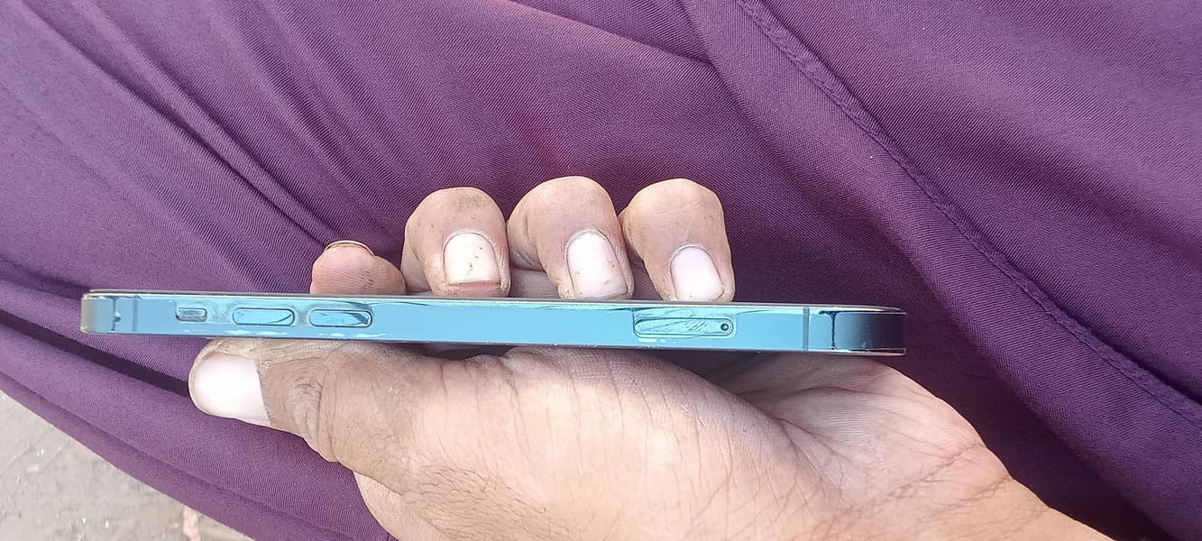 Apple iPhone 12 Pro 3