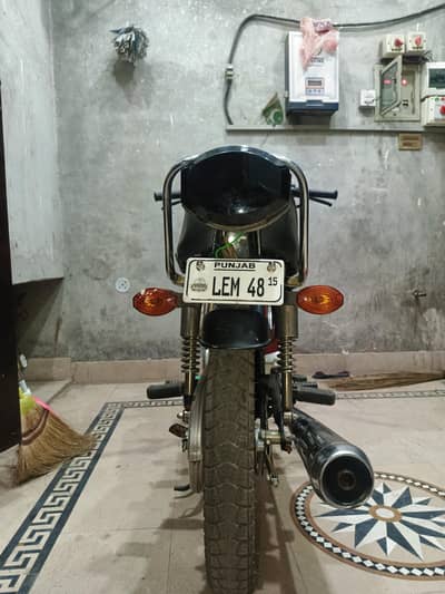 Honda 125  golden number _48