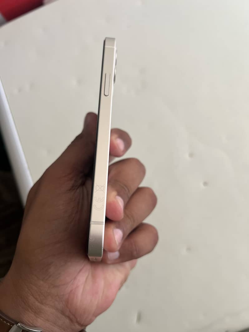 Apple iPhone 12 3