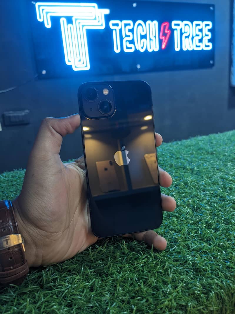 Apple iPhone 13 1
