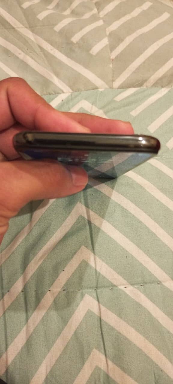 Apple iPhone X 6