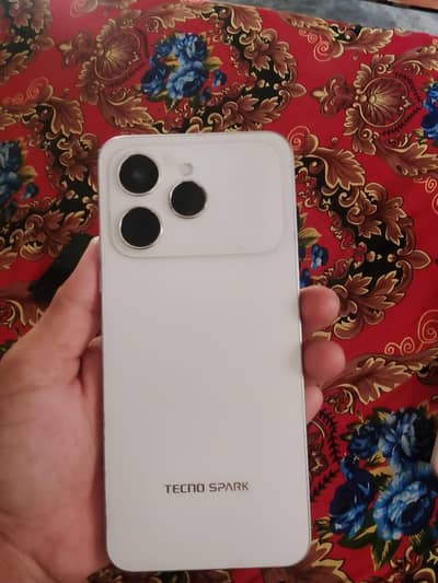 Tecno spark 40