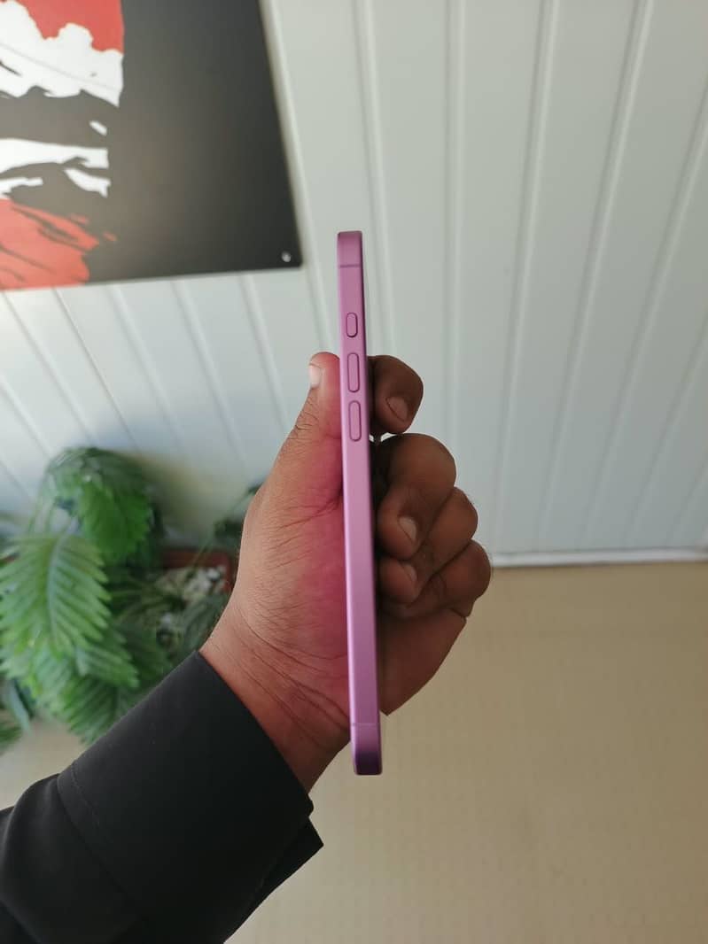 Apple iPhone 16 Plus 2