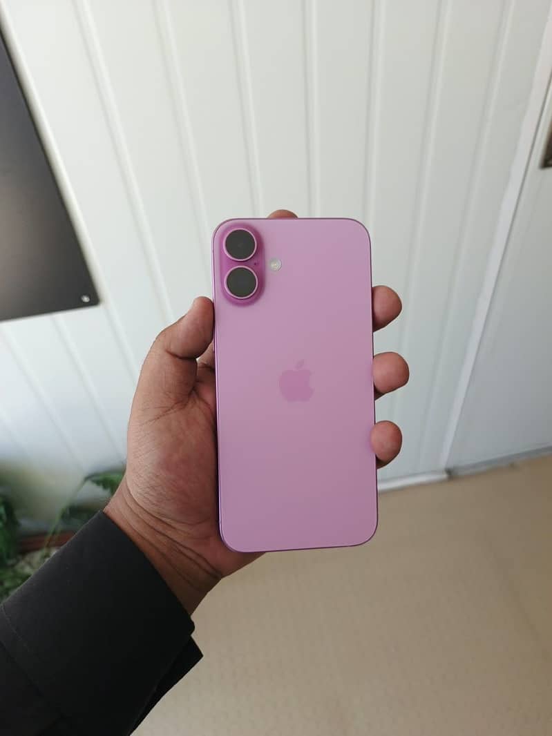Apple iPhone 16 Plus 3