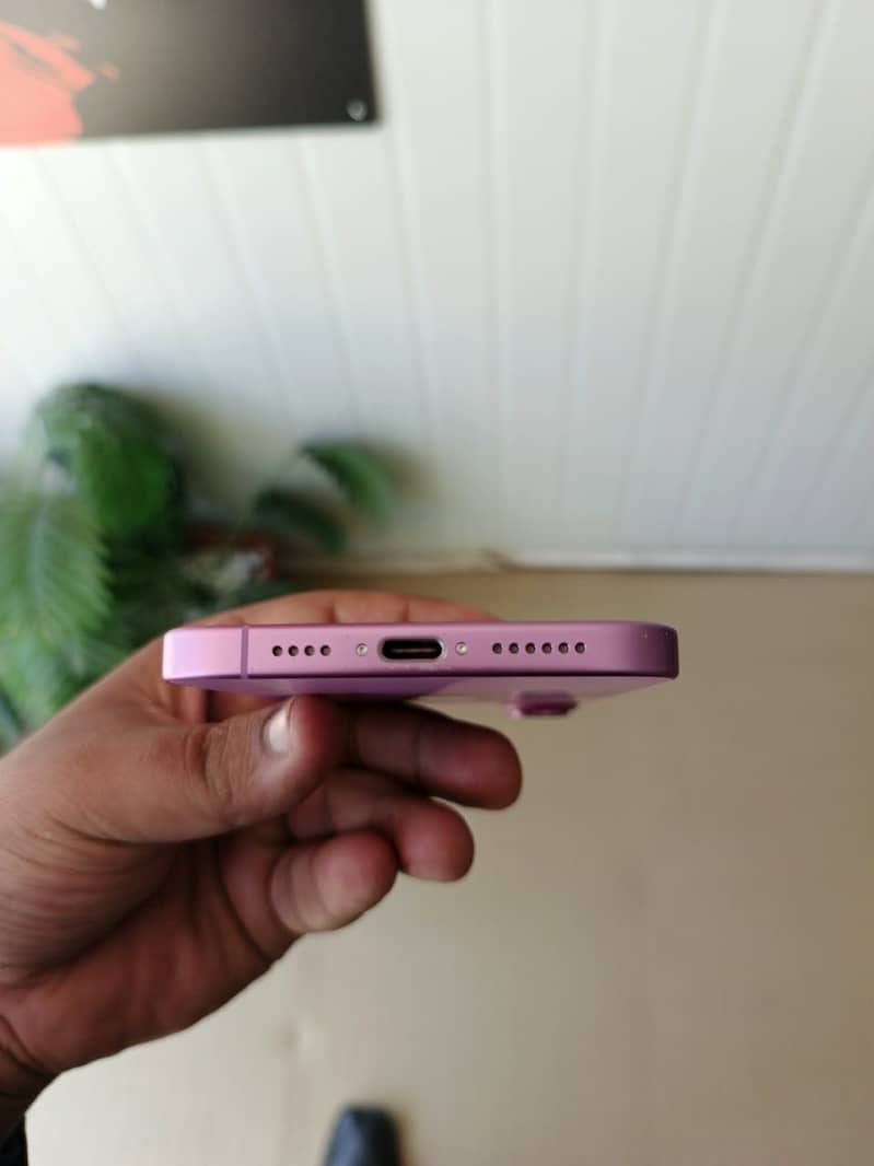 Apple iPhone 16 Plus 7
