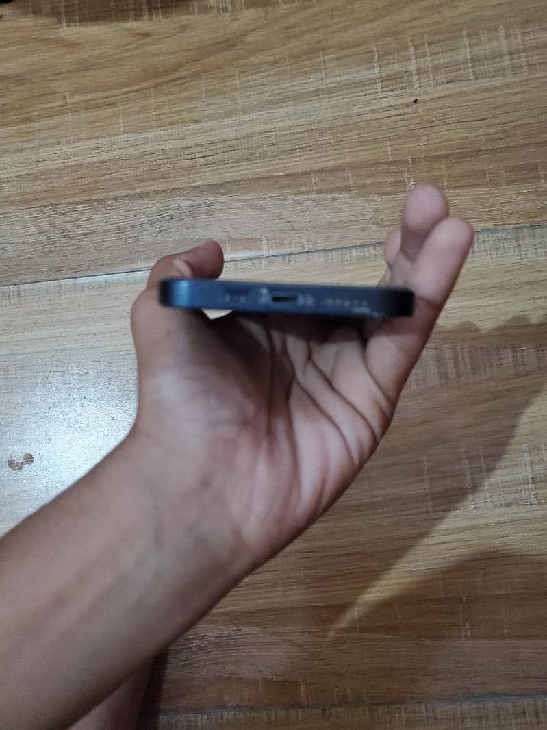 Apple iPhone 12 2