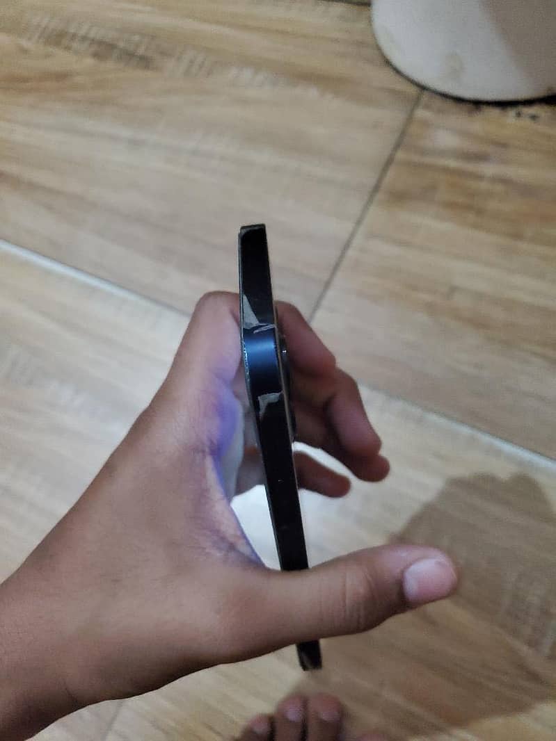 Apple iPhone 12 7