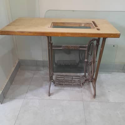sewing machine stand Singer