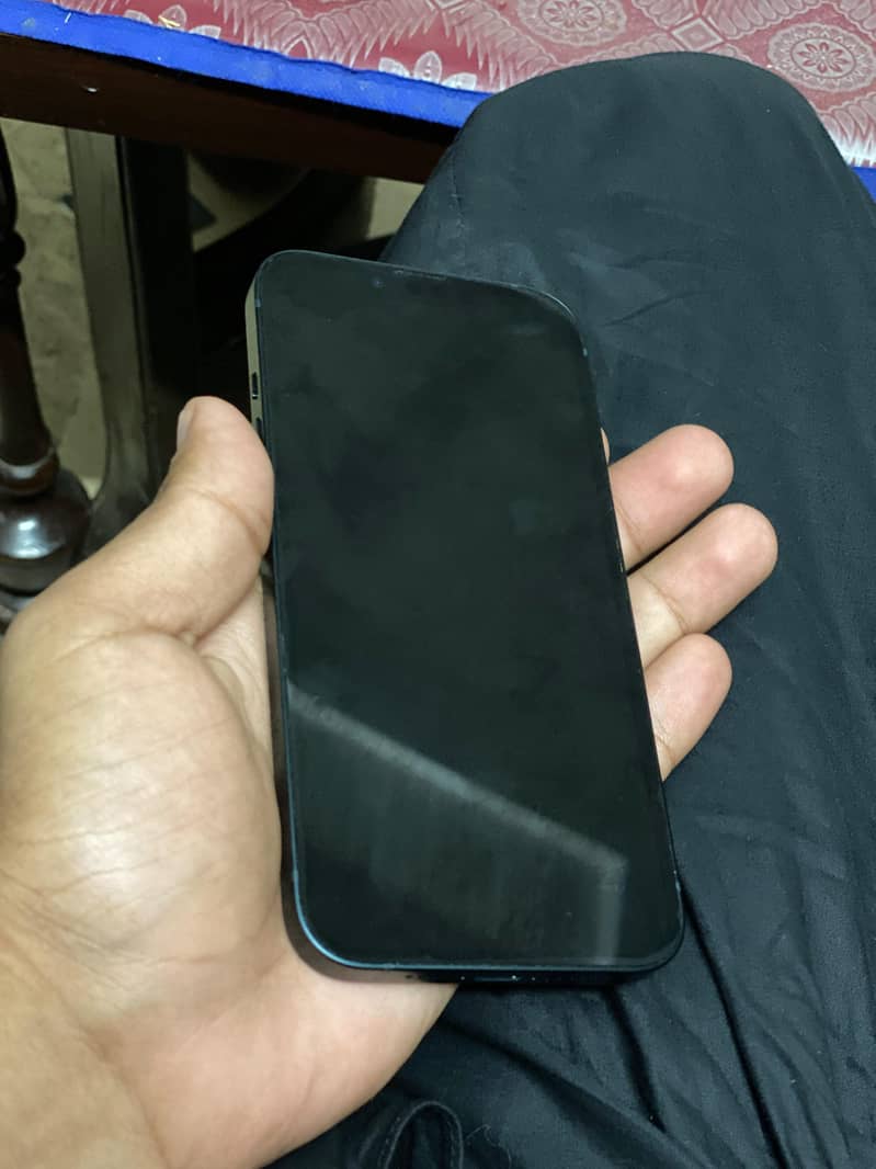 Apple iPhone 13 1