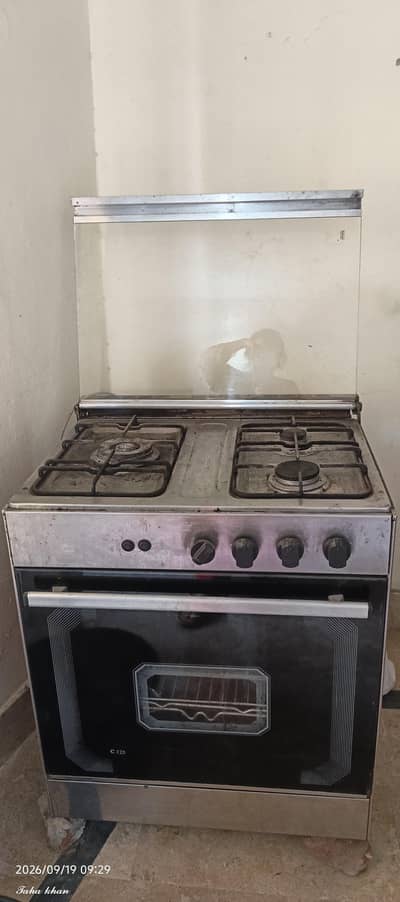 cooking range in good condition, urgent sale