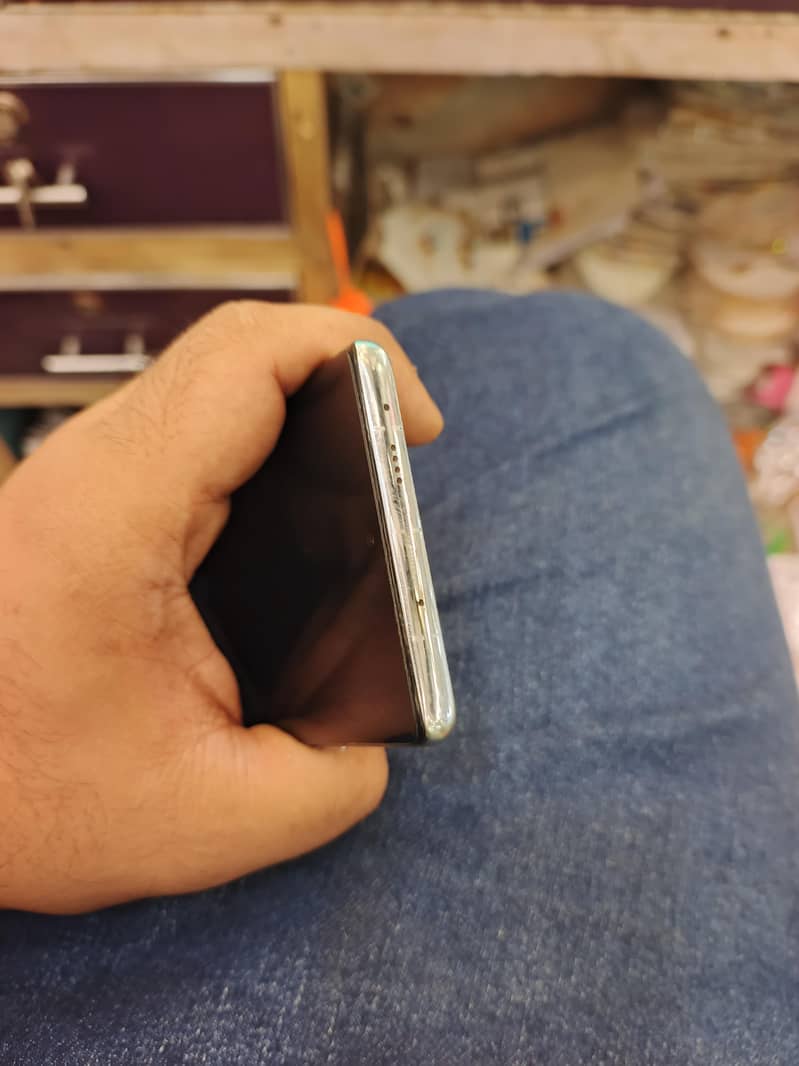 Tecno CAMON 40 Pro 4