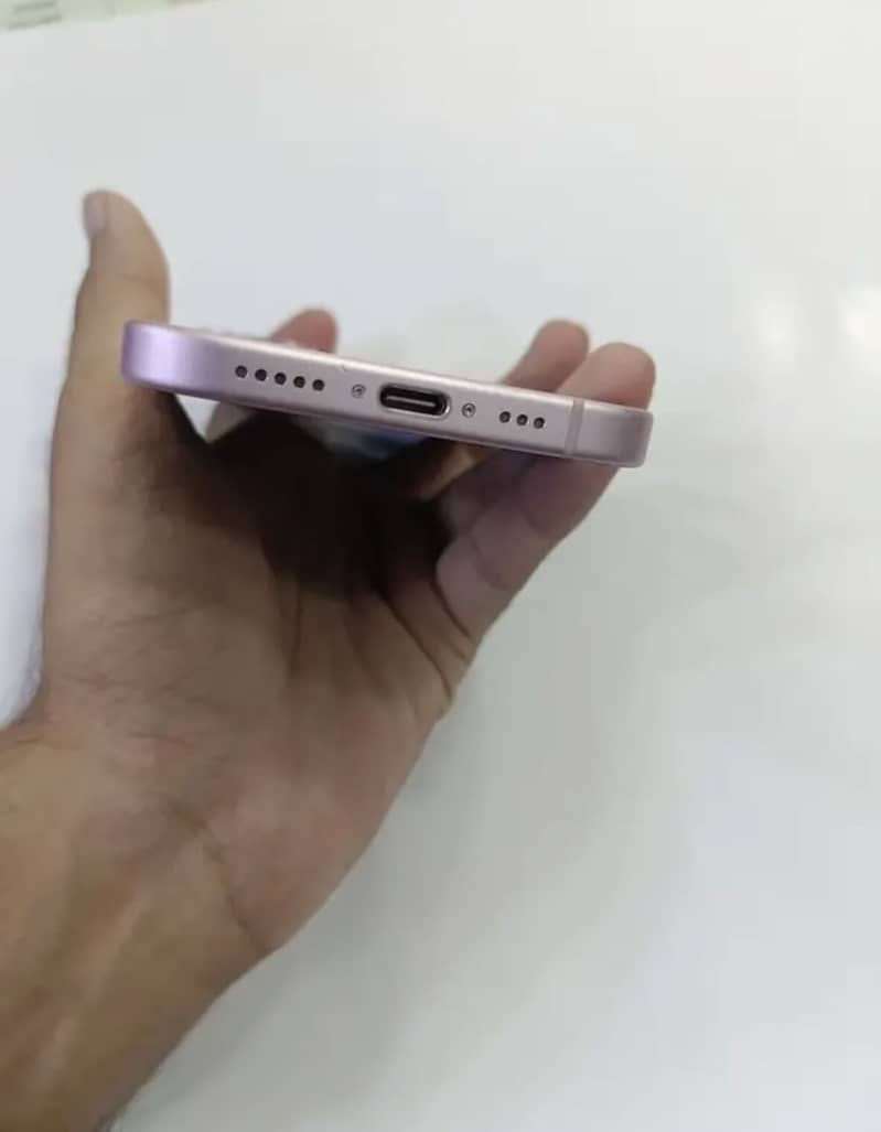 Apple iPhone 15 3