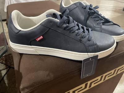 Nee Box pack shoes available